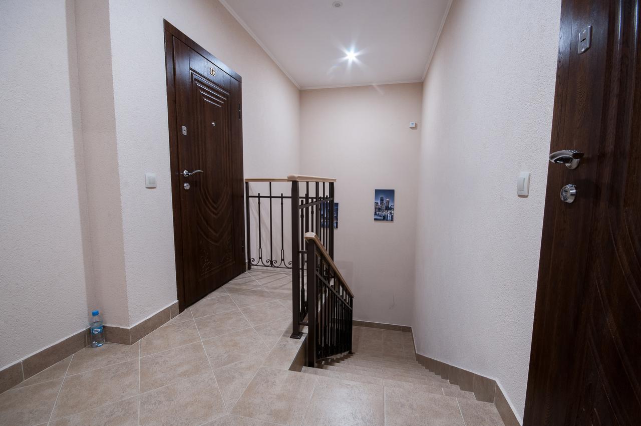 Wonderful Flat On Center *